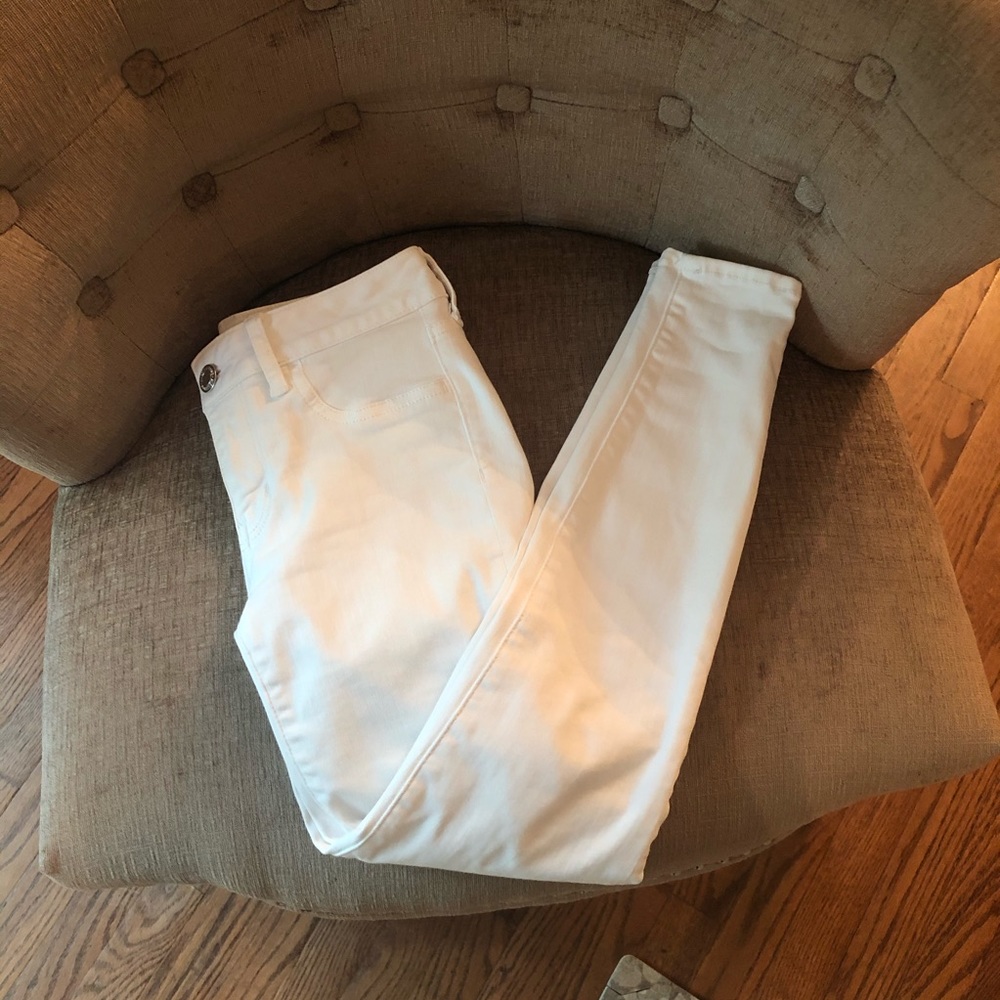 White skinny jeans size 0 short